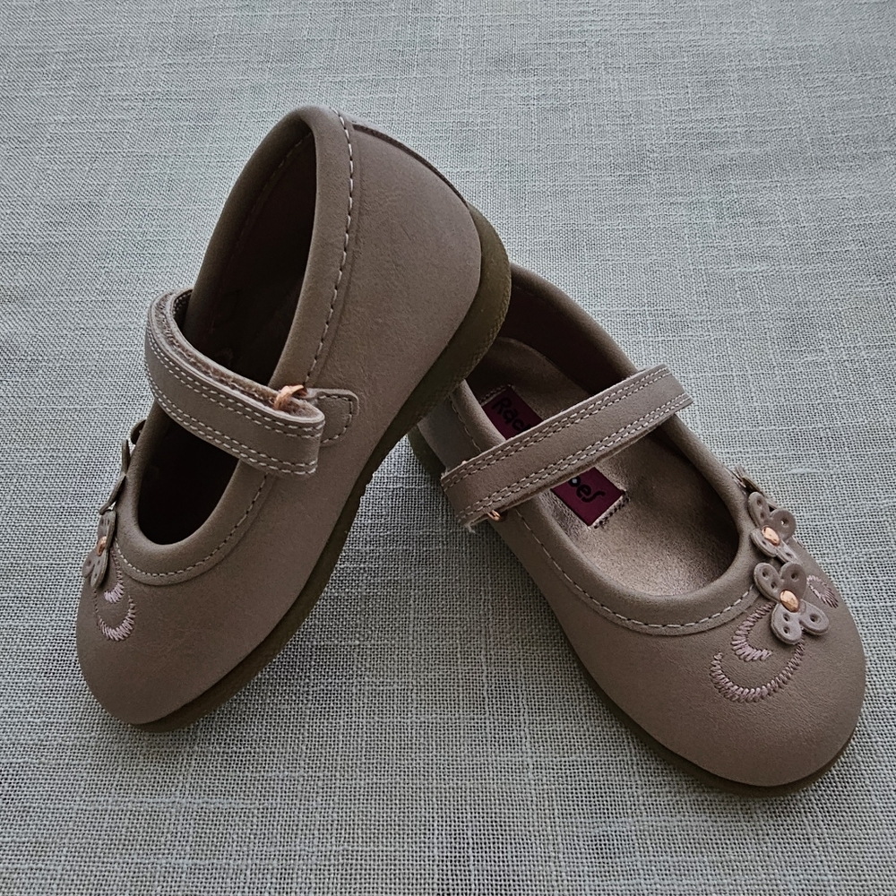 Rachel Shoes - Sz 6 Girls